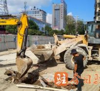 台湾肥老太婆屄性重口味BBWBBw高温下的坚守｜道路建设者用汗水铺就畅通路